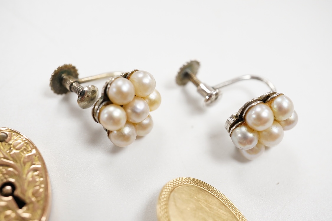 A collection of gold jewels, comprising: a pair of cufflinks by Alabaster & Wilson, mounted in gold, stamped 9ct, combined gross weight approximately 9 grams; together with a Victorian gold heart-shaped padlock clasp wit